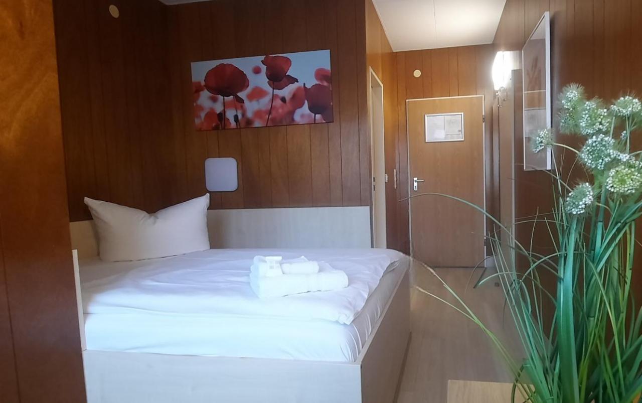 Central-Hotel Tegel Berlin Exterior photo